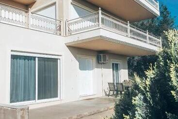 דירות לתיירים Agriomata Vergas Apartments