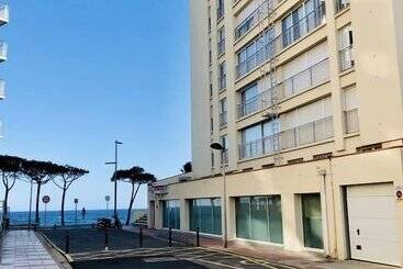 Жильё для туристов Apartamento Frente A La Playa De Platja D’aro