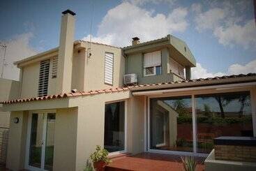 آپارتمانهای توریستها Casa A 15 Minutos De La Playa, Con Jardin Privado Y Piscina