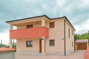 Жильё для туристов Manera