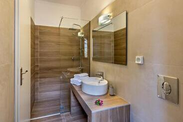 דירות לתיירים Aloni Villas Sea View