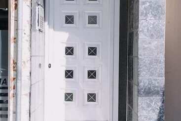 آپارتمان‌های توریست‌ها Best House Town View Apartment