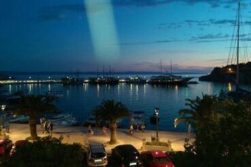 דירות לתיירים Marineta Focus Luxury Apartment