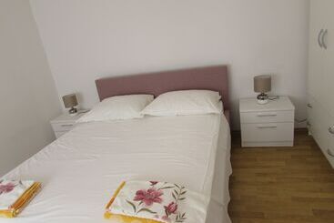 דירות לתיירים Ana Marija