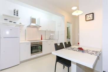 ツーリストアパートメント Apartment In Tribunj With Air Conditioning, Wifi 4953 1