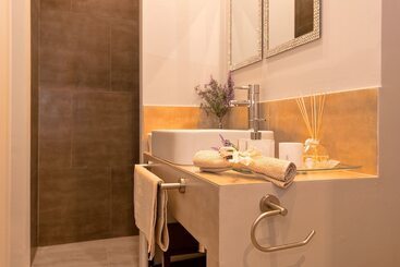 آپارتمان‌های توریست‌ها Heraclea Luxury Heritage Accommodation