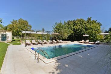 Жильё для туристов House Marko 1240