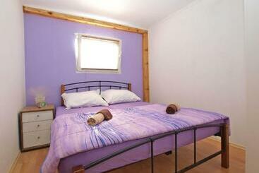 דירות לתיירים House Nikola 1422