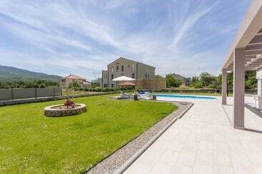 شقق خاصة سياحية Luxury Villa Stella Near Split