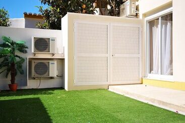 پانسیون Sensations Guesthouse