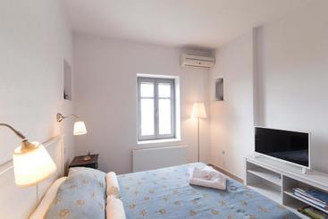 Parian Hill Residence Villa