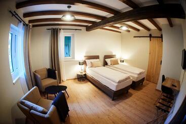 بنسيون La Forge