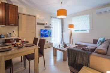 דירות לתיירים Scorpio Deluxe Apartment With Private Garden