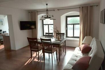 شقق خاصة سياحية Altstadt Apartments