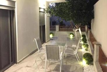 Lardos Luxury Apartments
