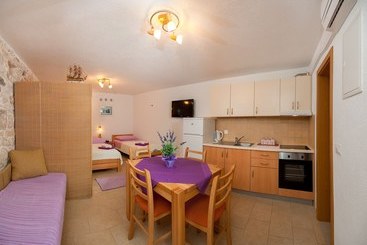 Apartments Mande And Kate