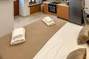 游客公寓 Athanasia S House