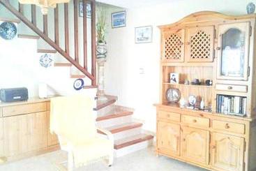 Жильё для туристов 3 Bedrooms House With Furnished Terrace At Creixell 1 Km Away From The Beach