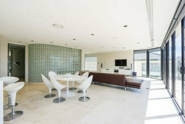 דירות לתיירים Luxurious Resort Living House