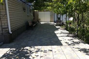 پانسیون Flowering Garden