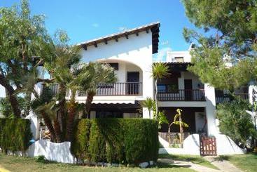 آپارتمانهای توریستها Villa Service   Alorda Park