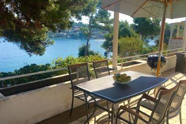 Жильё для туристов Adriatic Villa Lumbarda