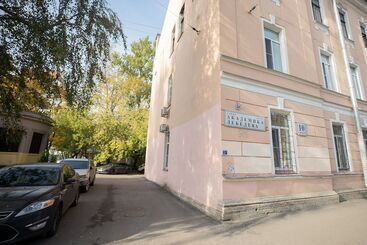 فندق Apartments On Lebedeva 10v