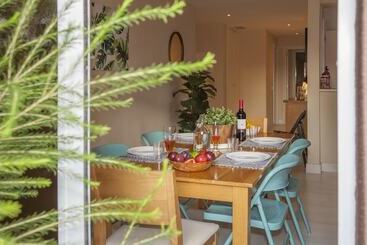 ツーリストアパートメント B02   Fantastic Apartment With Pool Almost On The Sandy Beach By Dreamalgarve