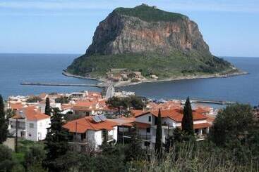 Monemvasia Green Apartments