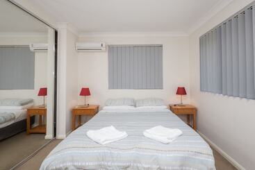 דירות לתיירים Parkside Apartments