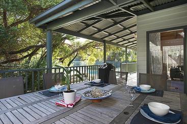 游客公寓 Poolside Sorrento