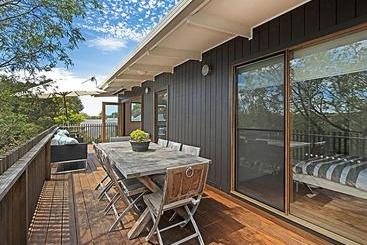 ツーリストアパートメント Treetops