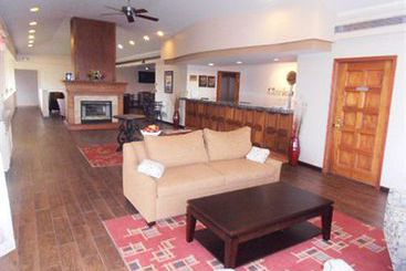 Clarion Hotel Buffalo Airport