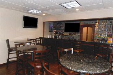 Clarion Hotel Buffalo Airport