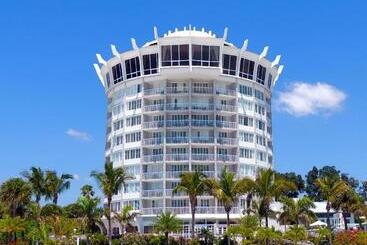 בית מלון כפרי Bellwether Beach Resort
