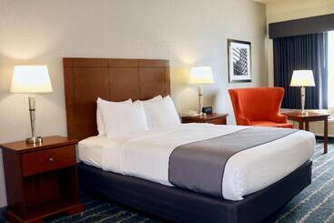 Отель Best Western Fostoria Inn & Suites