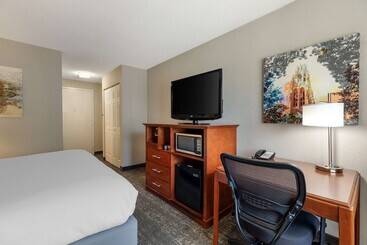 בית מלון כפרי Clarion Inn