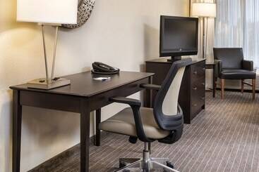 Holiday Inn Express Hotel & Suites Minneapolis   Minnetonka, An Ihg