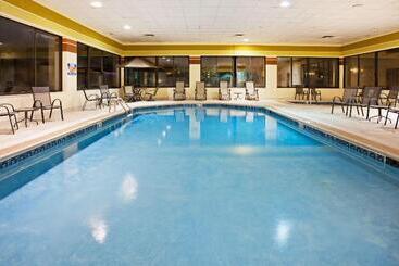Holiday Inn Express Hotel & Suites Pigeon Forge, An Ihg