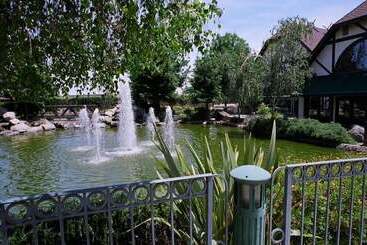 בית מלון כפרי Holiday Inn Selma Swancourt By Ihg