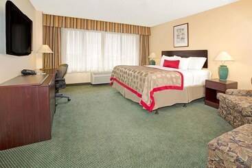 Отель Four Points By Sheraton Englewood