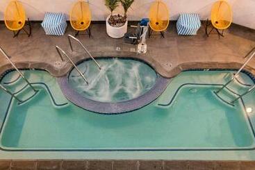 בית מלון כפרי The Kinney  Venice Beach