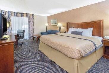 هتل Wyndham Garden Conference Center Champaign/urbana