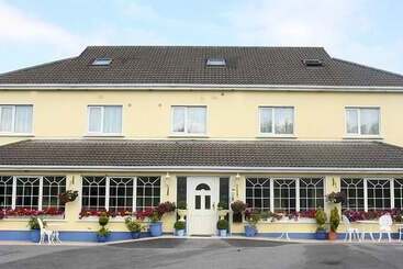 تختخواب و صبحانه Teach Na Coiribe