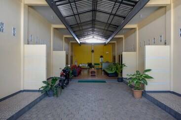 هتل Reddoorz Near Universitas Cokroaminoto Palopo