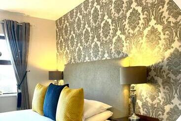 پانسیون Killaran House