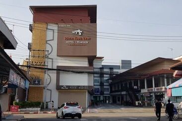 בית מלון כפרי Monaz River Kwai Kanchanaburi