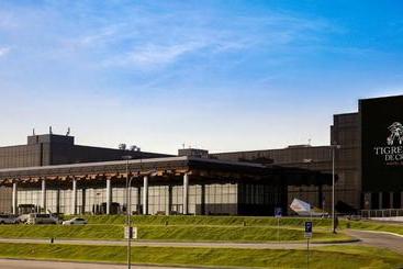 בית מלון כפרי Tigre De Cristal Resort & Casino Vladivostok