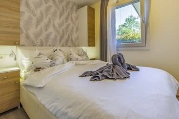 בית מלון כפרי Mobile Home Rojnic