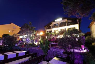 Pension Zeba & Riviera